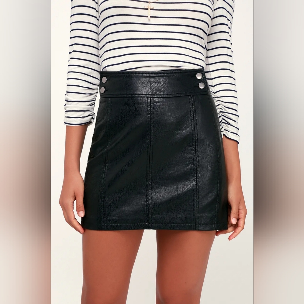 Free People - Retro Black Vegan Leather Bodycon Mini Skirt - Size 6
